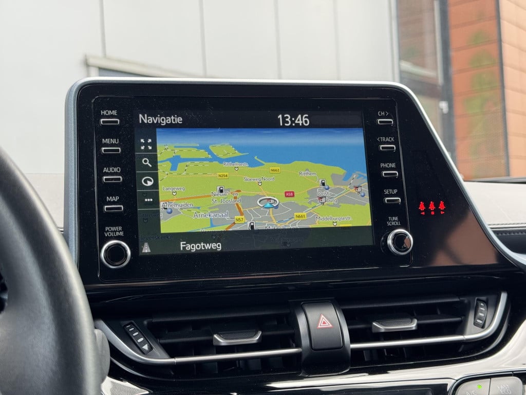 Toyota C-hr 1.8 hybrid dynamic | trekhaak afneembaar | navigatie | camera |
