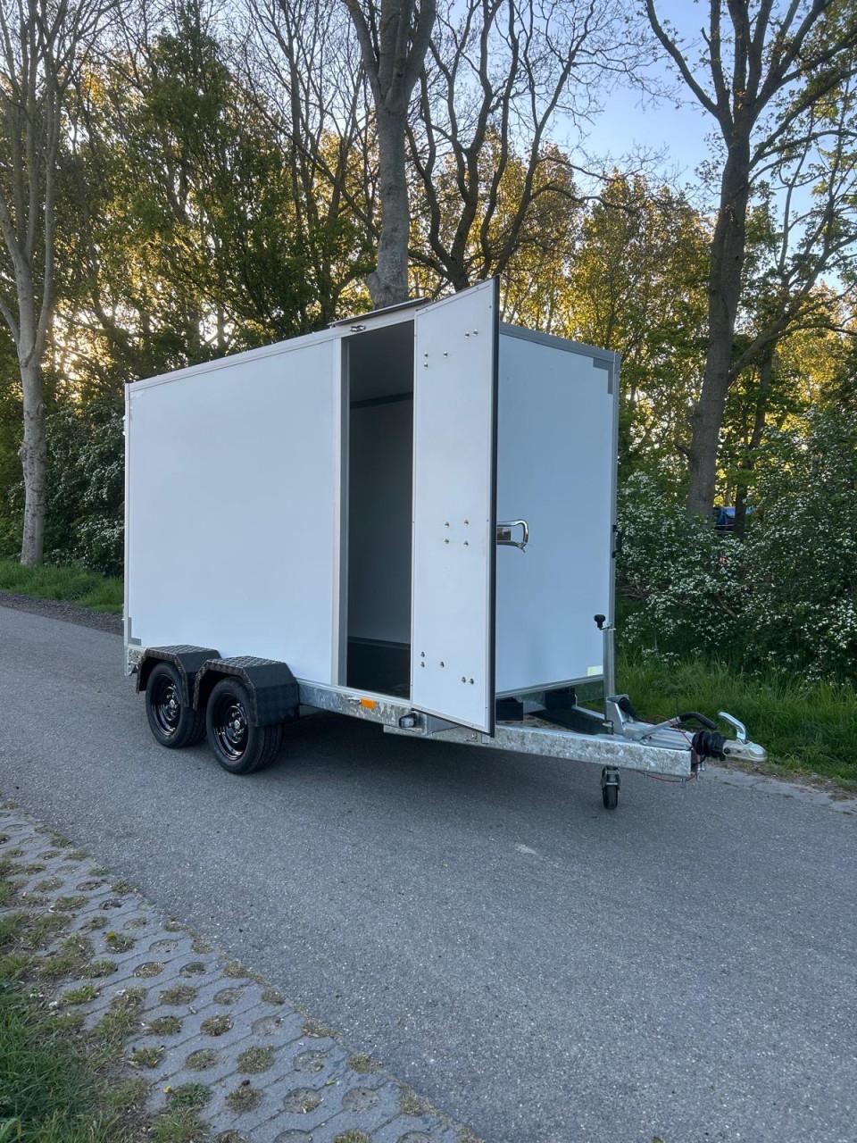 Gesloten aanhanger 300x150x180