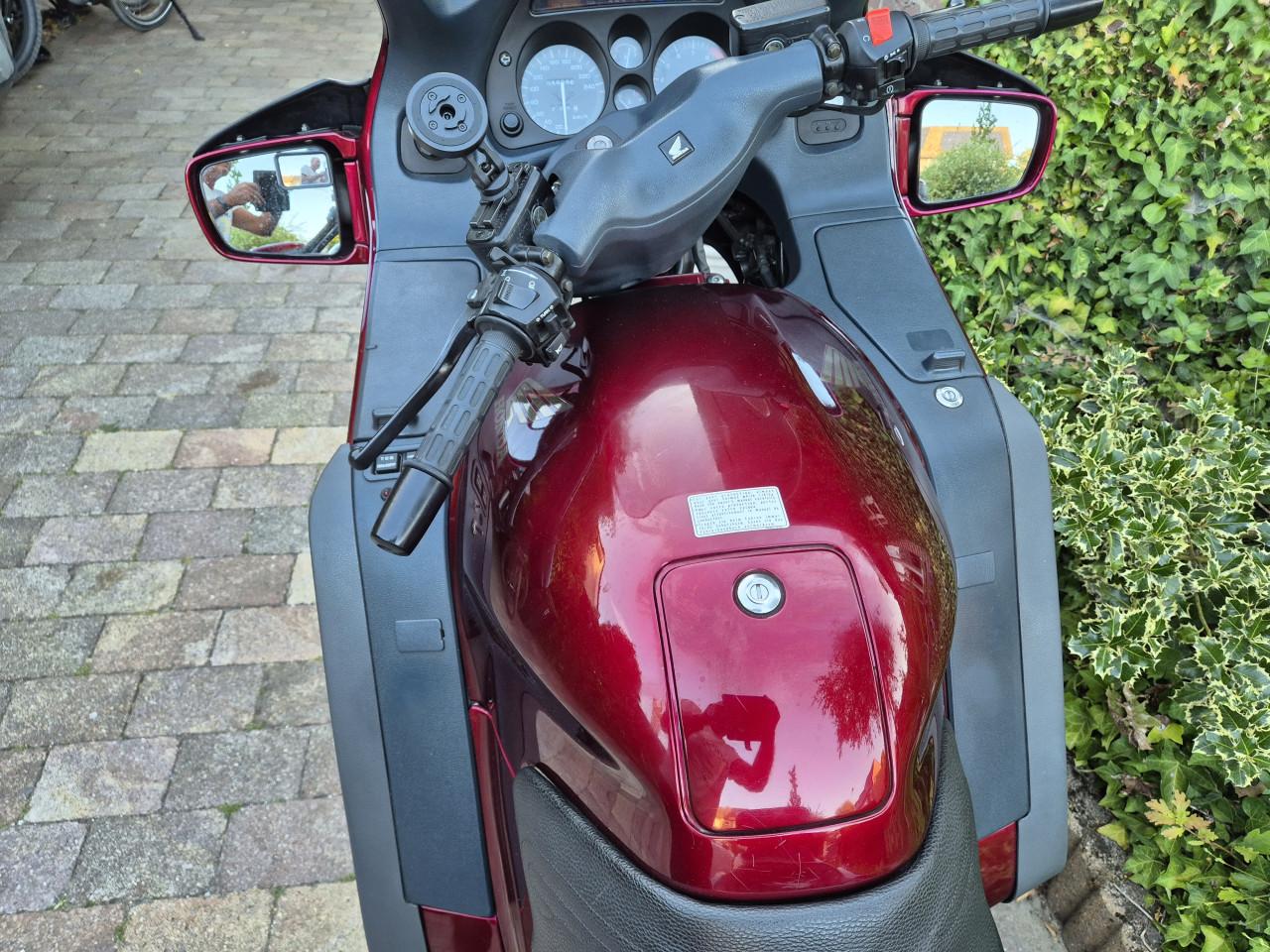 HONDA PAN EUROPEAN ST1100 ABS/TCS 2001 in nieuwstaat