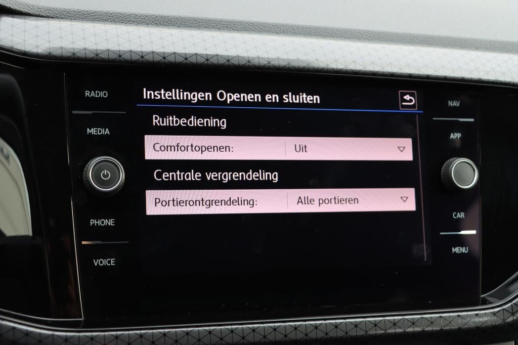 Volkswagen T-cross 1.0 tsi style business r