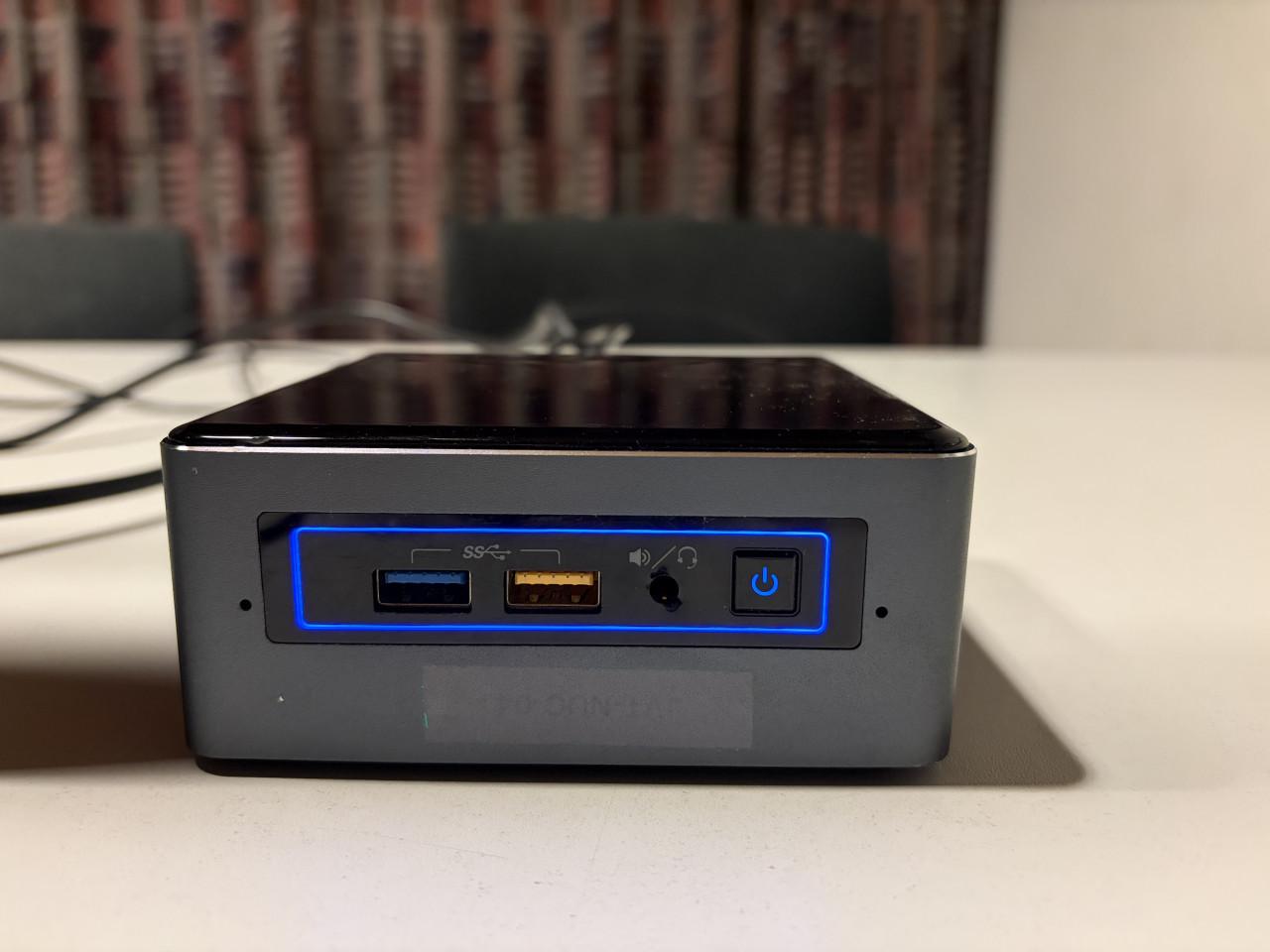 Intel NUC NUC7i5BNH i5-7260U 8Gb-RAM 250Gb-SSD WIFI Win11 24" €85