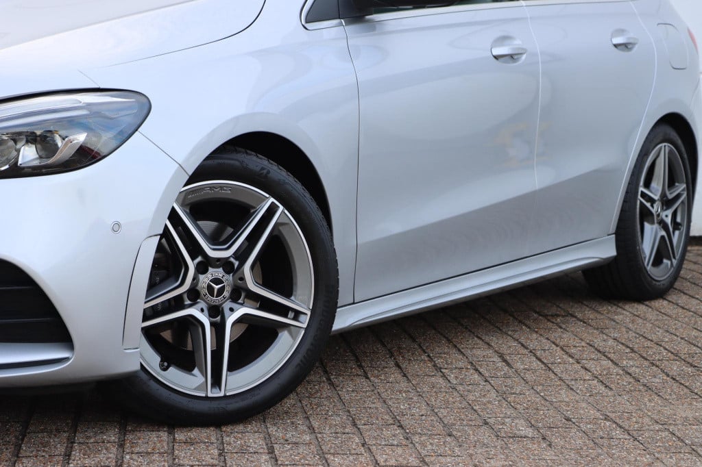 Mercedes-Benz B-Klasse 180 business solution amg