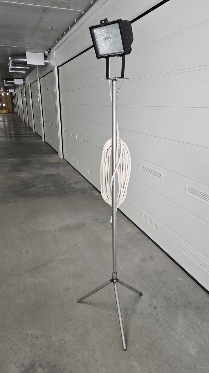 RVS bouwlamp met statief, zéér flexibel inzetbaar ( ruim 3 meter ! )