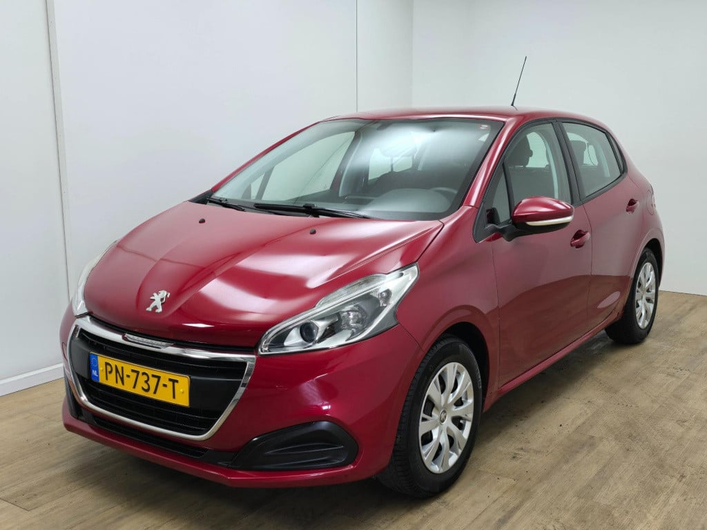 Peugeot 208 occasion met cruisecontrol en veel ruimte ook achterin | tweede