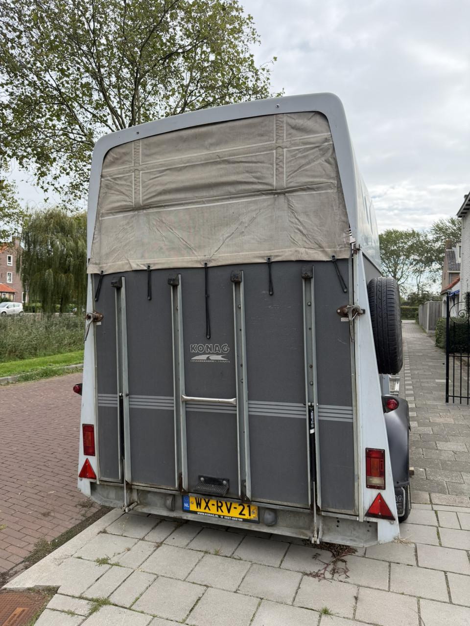 Koetsentrailer voor twee paarden of pony's