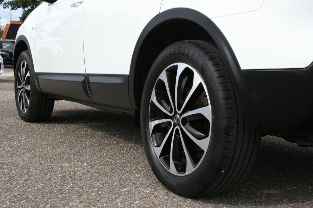 Nissan Qashqai 1.6 connect edition / pano / afn. trekhaak / camera