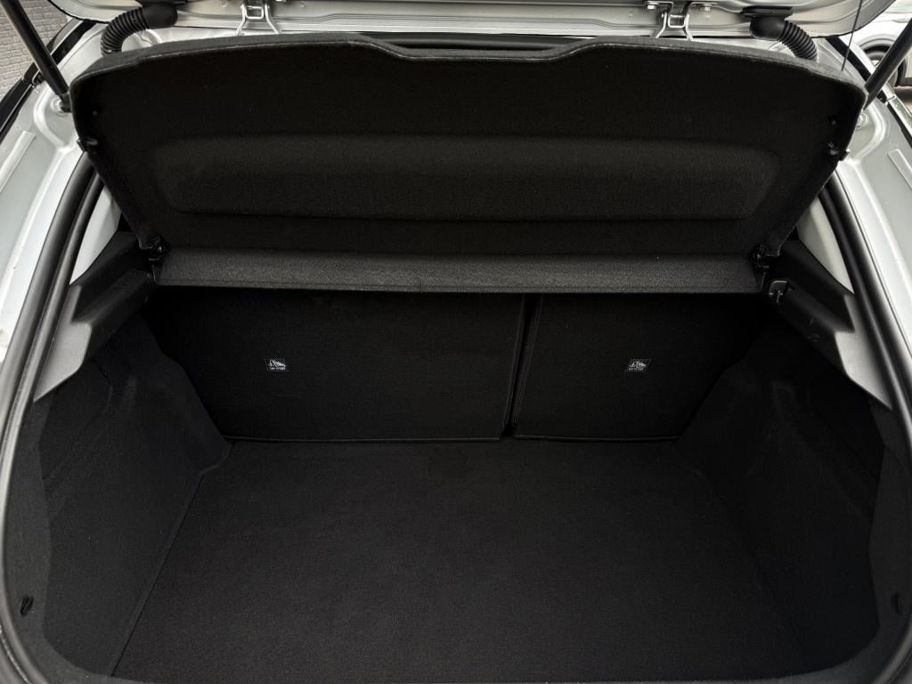 Opel Corsa 1.2 turbo - black edition - 100pk versie -