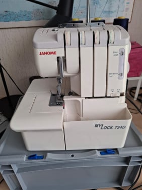 Janome Locker