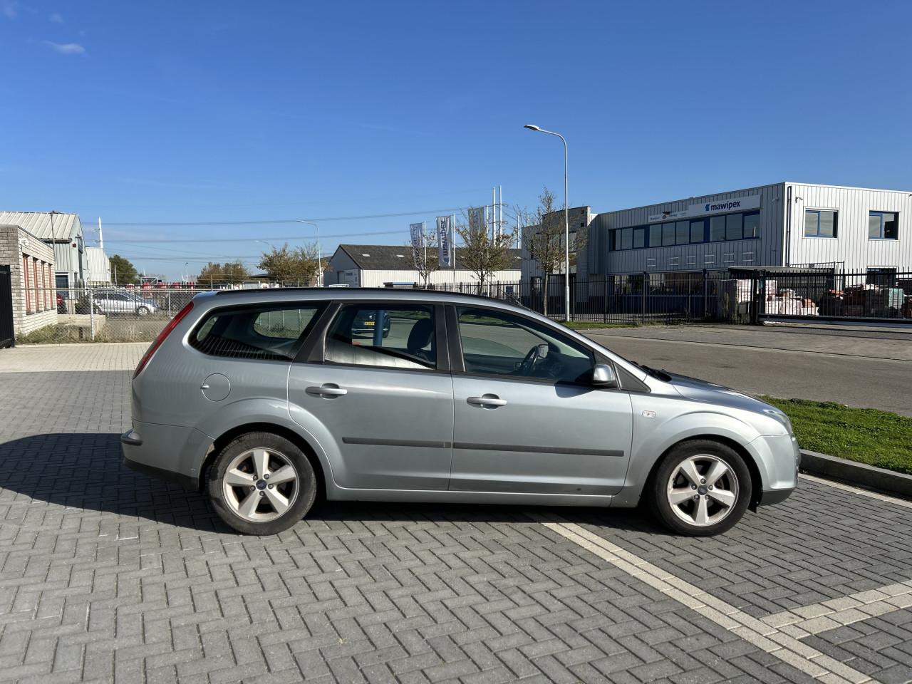 Ford Focus Wagon 1.6-16V Ambiente/INRUILKOOPJE/CRUISE CONTR