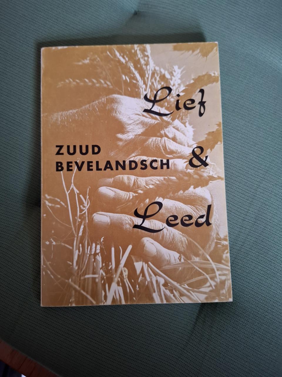 Zuud Bevelandsch lief en leed, door D. A. Poldermans