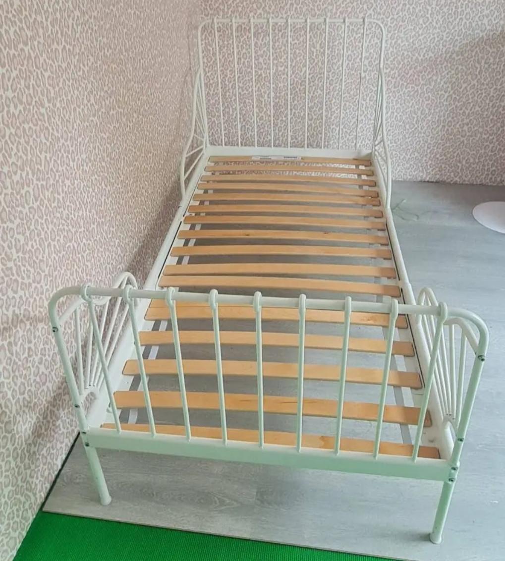 Meegroeibed wit van Ikea
