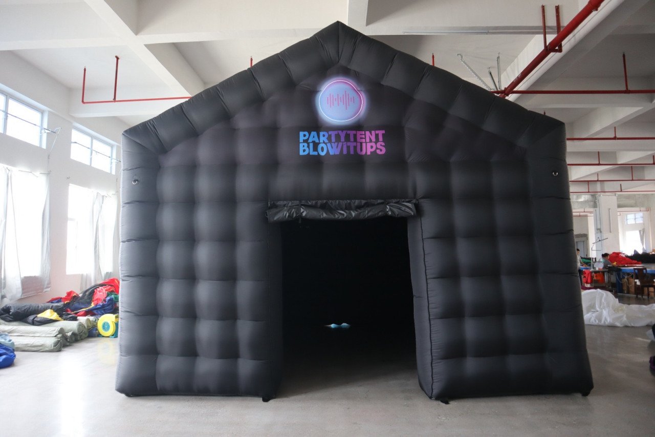 Party tent opblaasbaar 5m x 5,5m x 4,5m