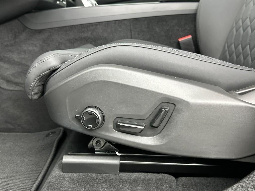 Volvo XC60 t6 398pk recharge ultra dark| adap.cruise| 360camera| pano