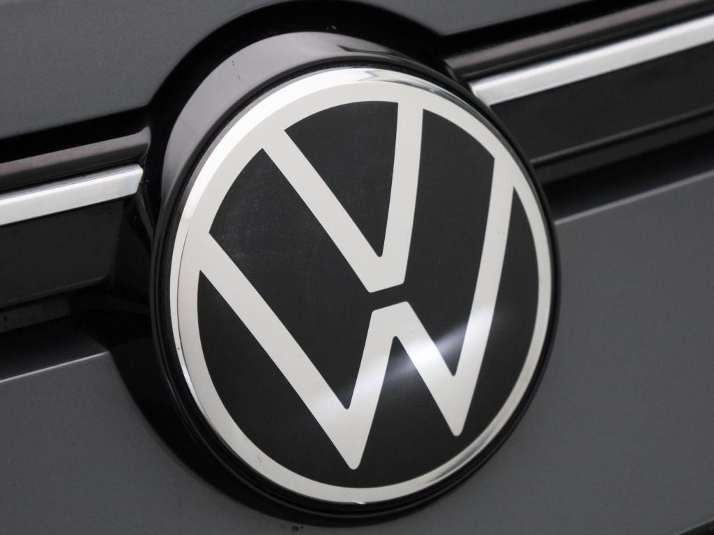 Volkswagen Golf 1.0 tsi life | navigatie | apple carplay / android auto | c