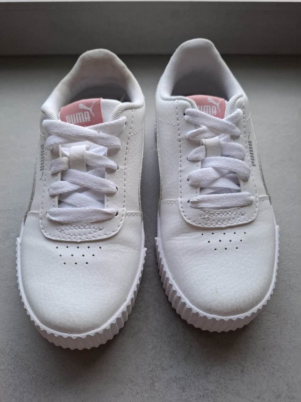 Witte Puma sneakers maat 30