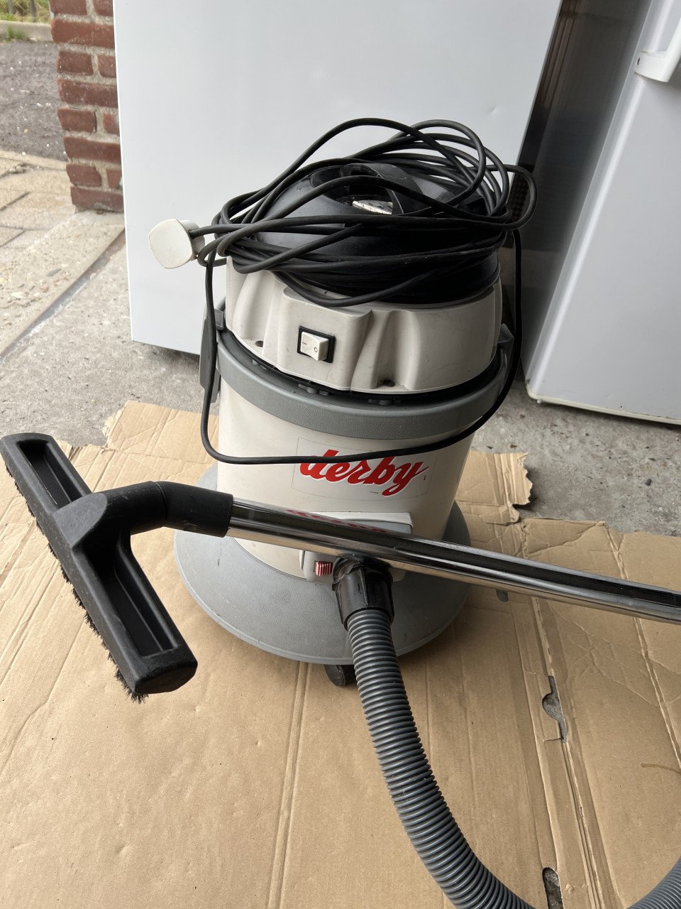 Derby industrie Stofzuiger 1300 watt Made in Italy nieuwprijs €400,-