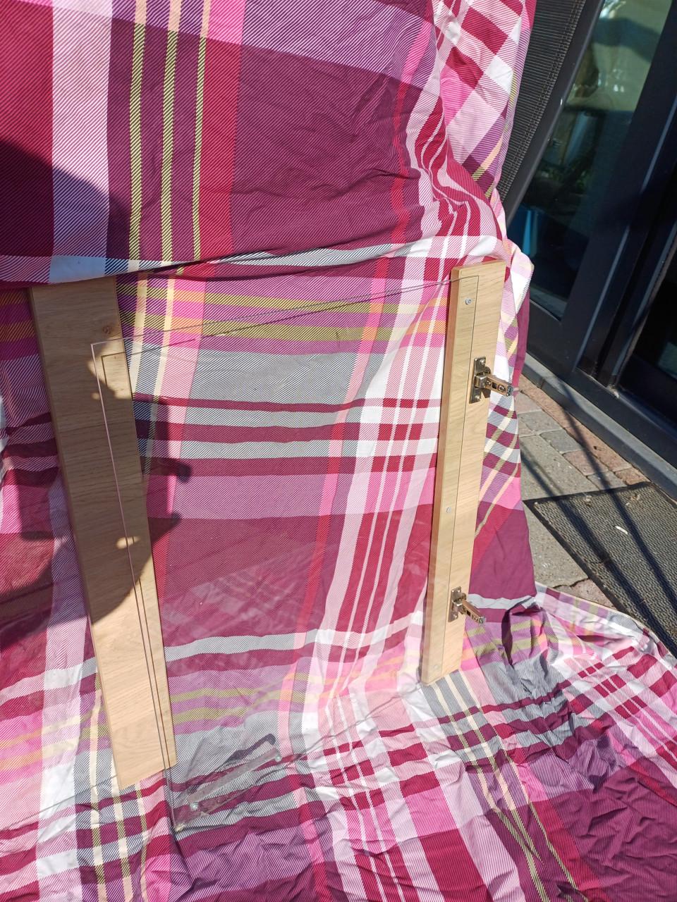 Glazen kastdeur met scharnieren