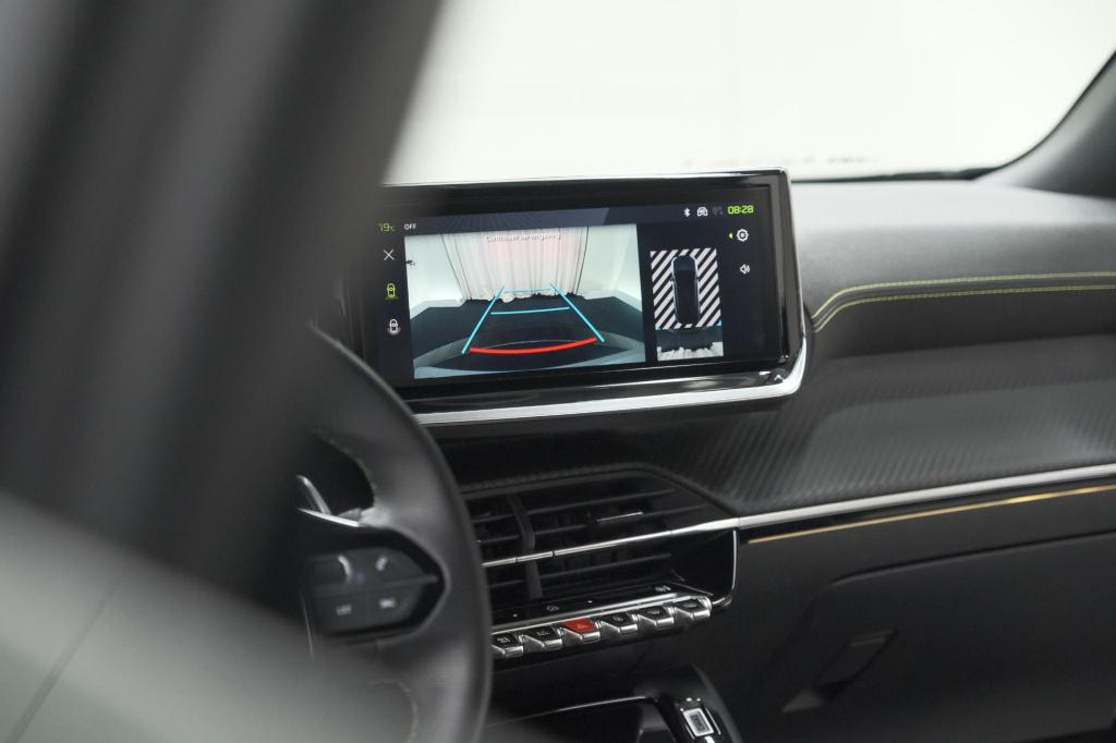 Peugeot 2008 puretech 130 eat8 gt | camera | apple carplay | parkeersensore