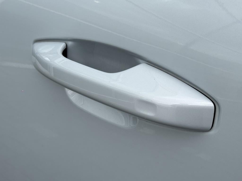 Volvo XC40 t5 262pk recharge r-design| adap.cruise| trekhaak| camera| keyle