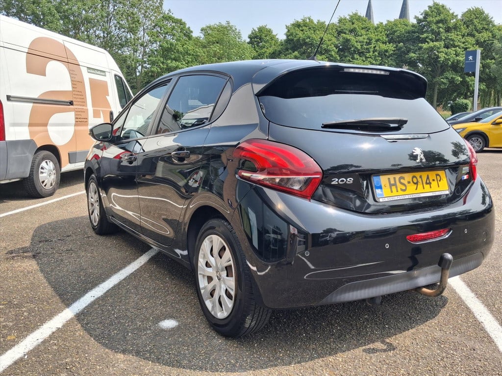 Peugeot 208 urban soul 1.2 pt-82pk 5d trekhaak | navigatie | airco | cruise