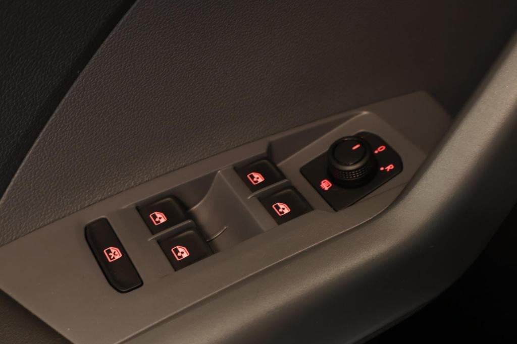 Volkswagen T-cross 1.0 tsi life business nl auto, appconnect, pdc , acc, au