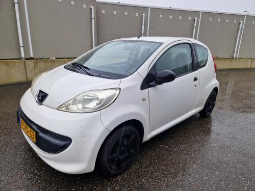 Peugeot 107 1.0-12V XR