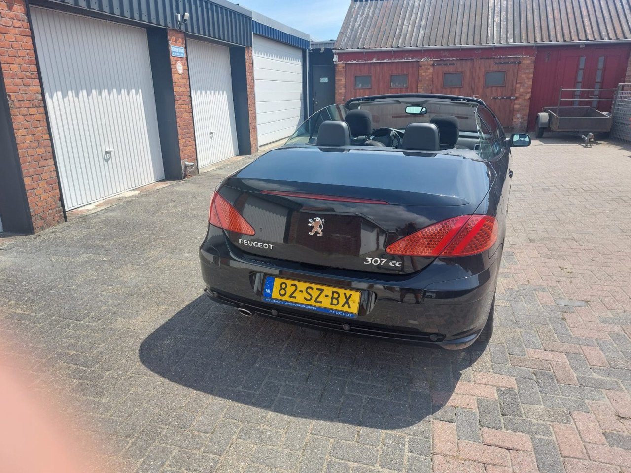 Peugeot 307 CC Zwart 2.0 16V