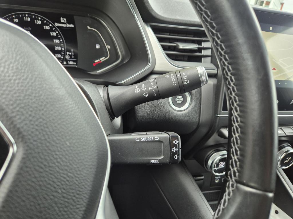 Renault Captur 1.3 tce 130 edc automaat intens verkocht