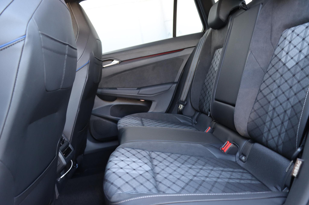 Volkswagen Golf variant 1.5 etsi r-line edition 115pk dsg7