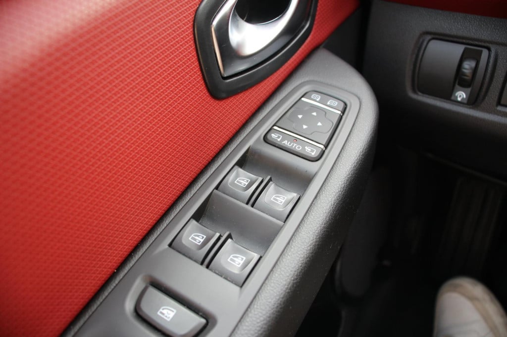 Renault Clio 1.2 tce intens - bose - leder - navi - aut inparkeren - camera