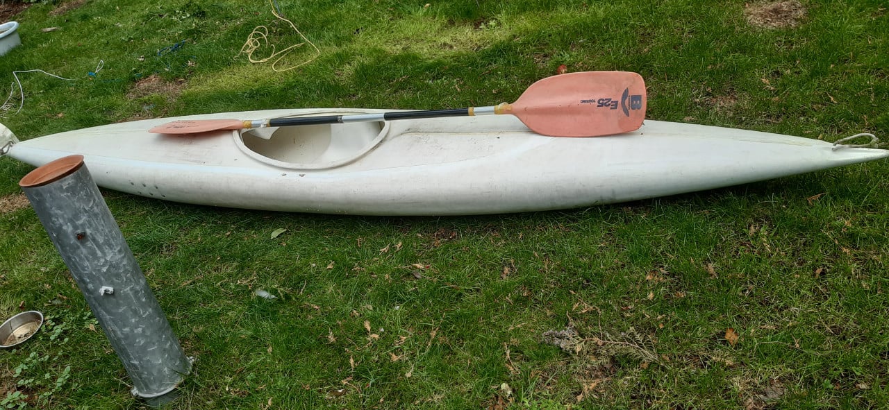 Kano    kayak  kompleet met peddel