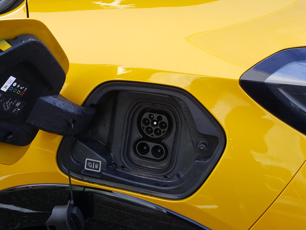 Peugeot 208 allure pack ev 50kwh 136pk 3-fase | navigatie | adaptieve cruis