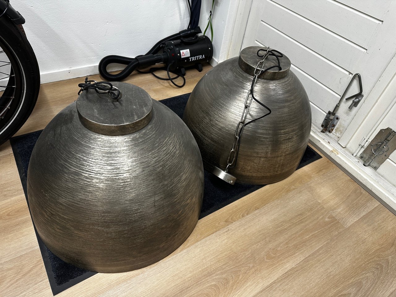 2 industriele hanglampen