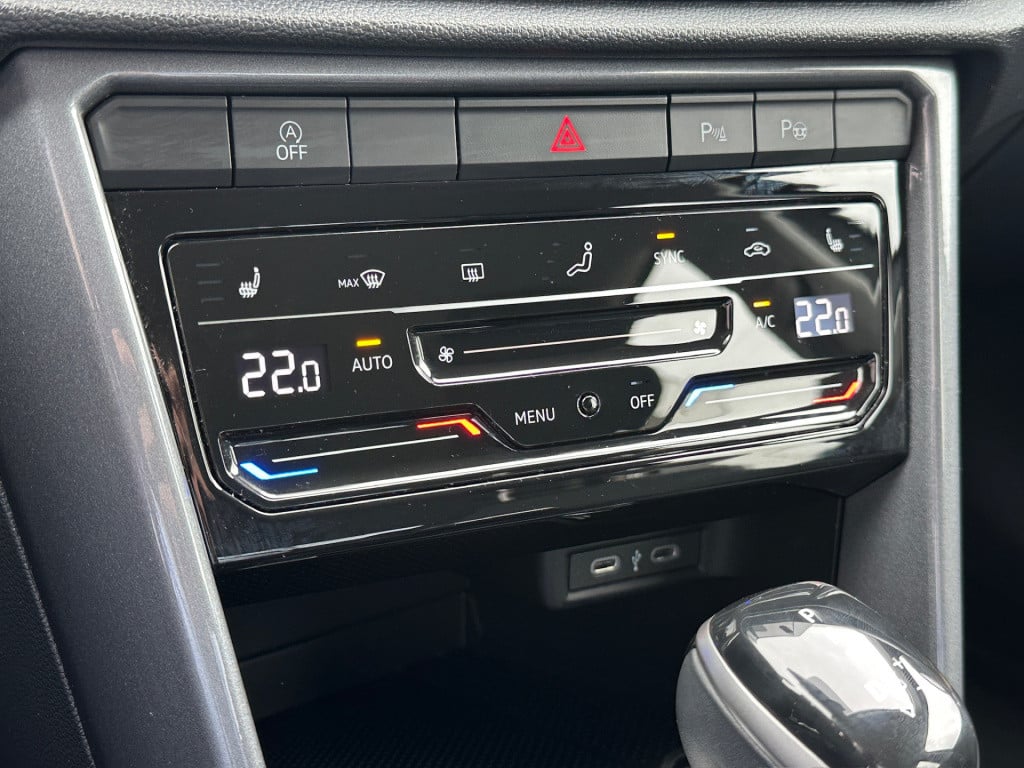 Volkswagen T-roc 1.5 tsi 150pk dsg style carplay | camera | keyless | elek.