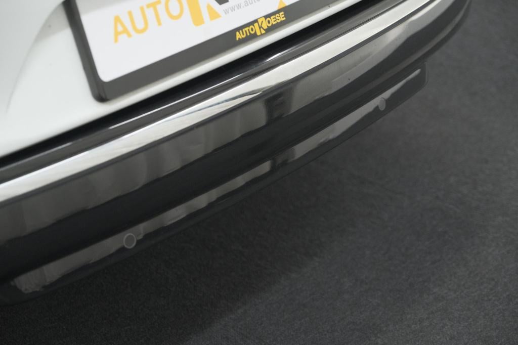 Renault Clio estate tce 90 limited | parkeersensoren | navigatie | airco