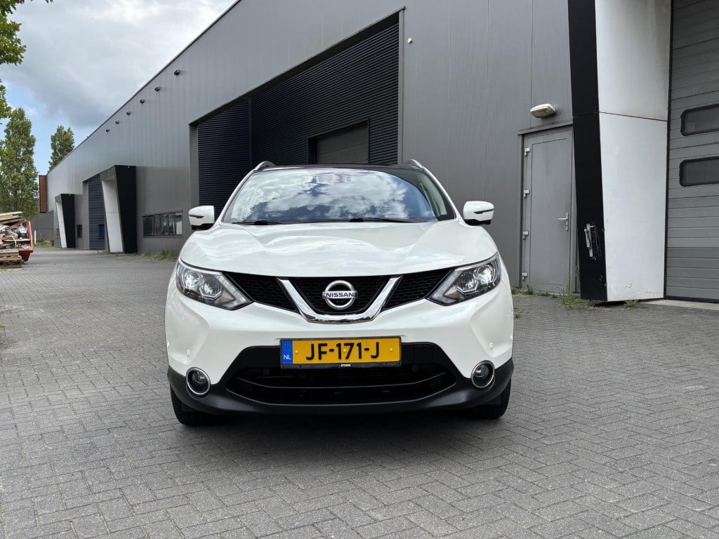 Nissan Qashqai 1.6 tekna | panoramadak | leder | stoelverwarming | navigati
