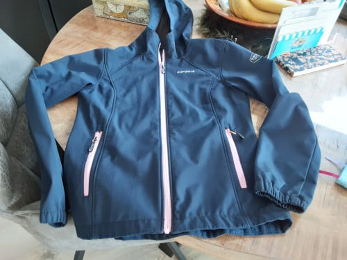 Als nieuw  soft gel jasje mt 164