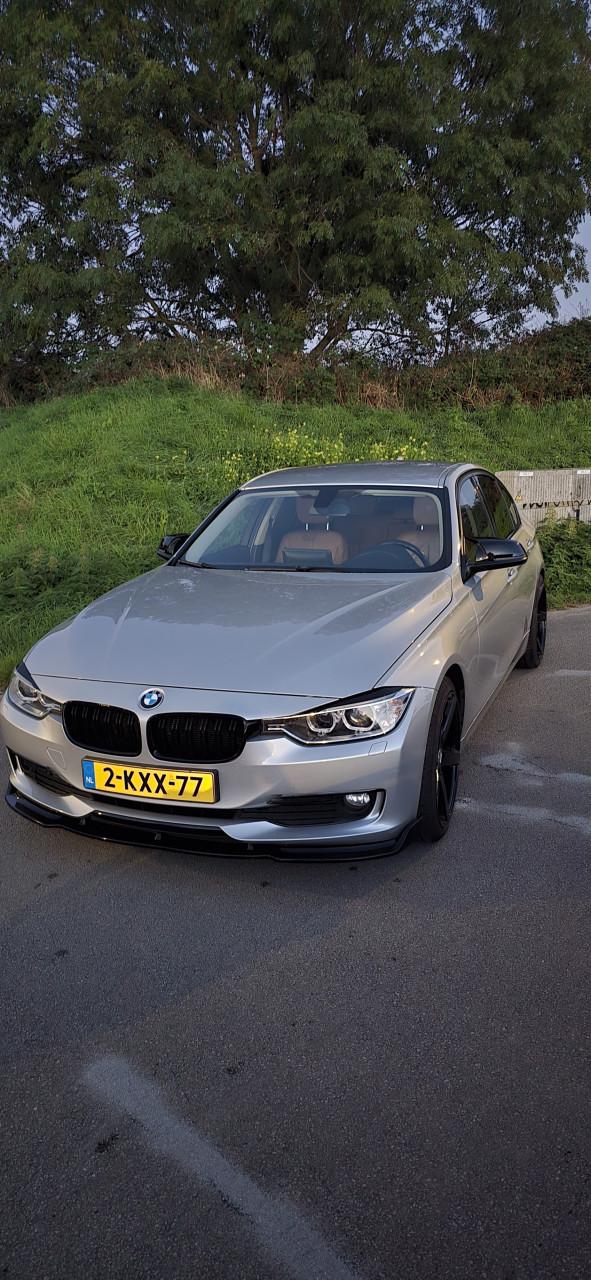 BMW F30 320i