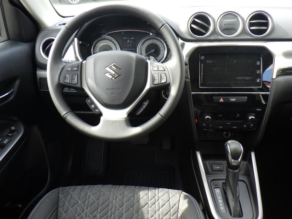 Suzuki Vitara 1.5 hybrid style