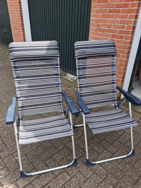 2 tuin stoelen