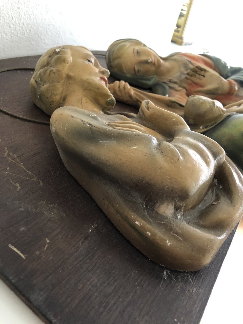 Zeer mooi oud brocante heilig familie wandbeeld van gips