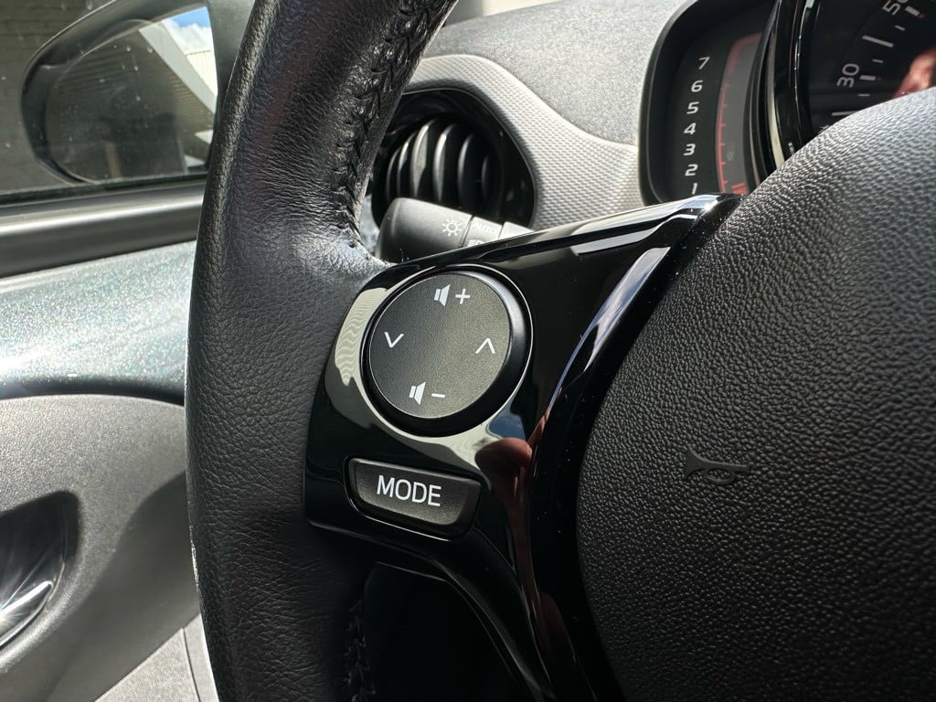 Peugeot 108 1.0 e-vti // cabrio // 13.000km! // veel opties //