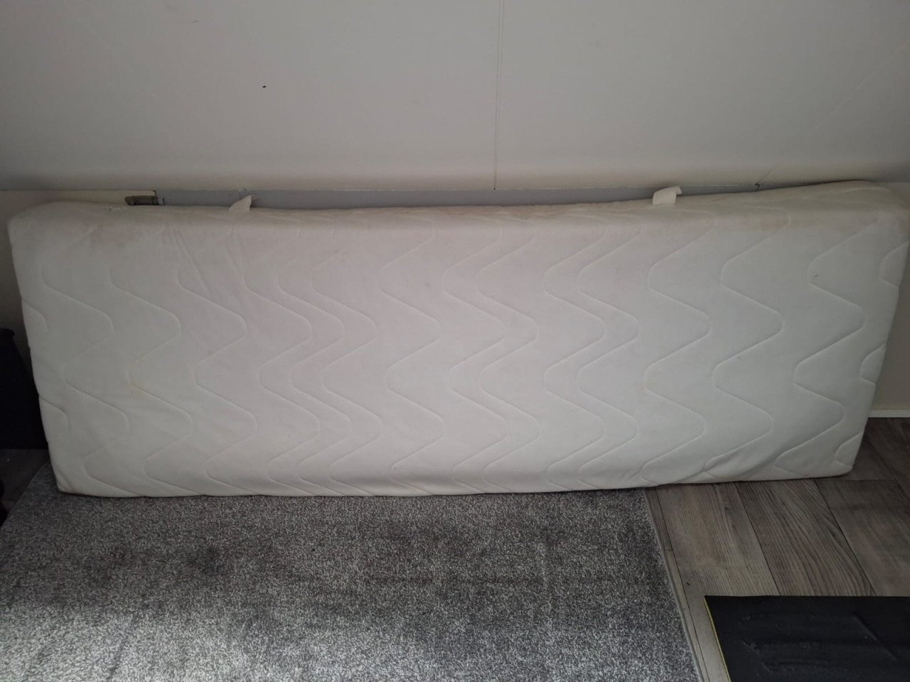 Twee zgan.  matrassen 70 ×190