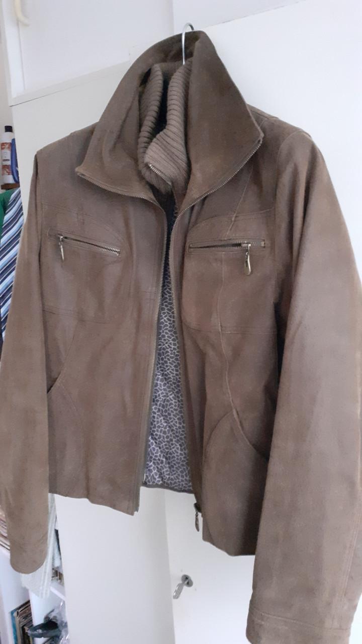 2 x Dames Winterjassen XL en 2 x Lerenjas XL