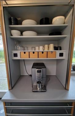 Rolkast bulthaup te plaatsen op een keuken. Geschikt voor servies.