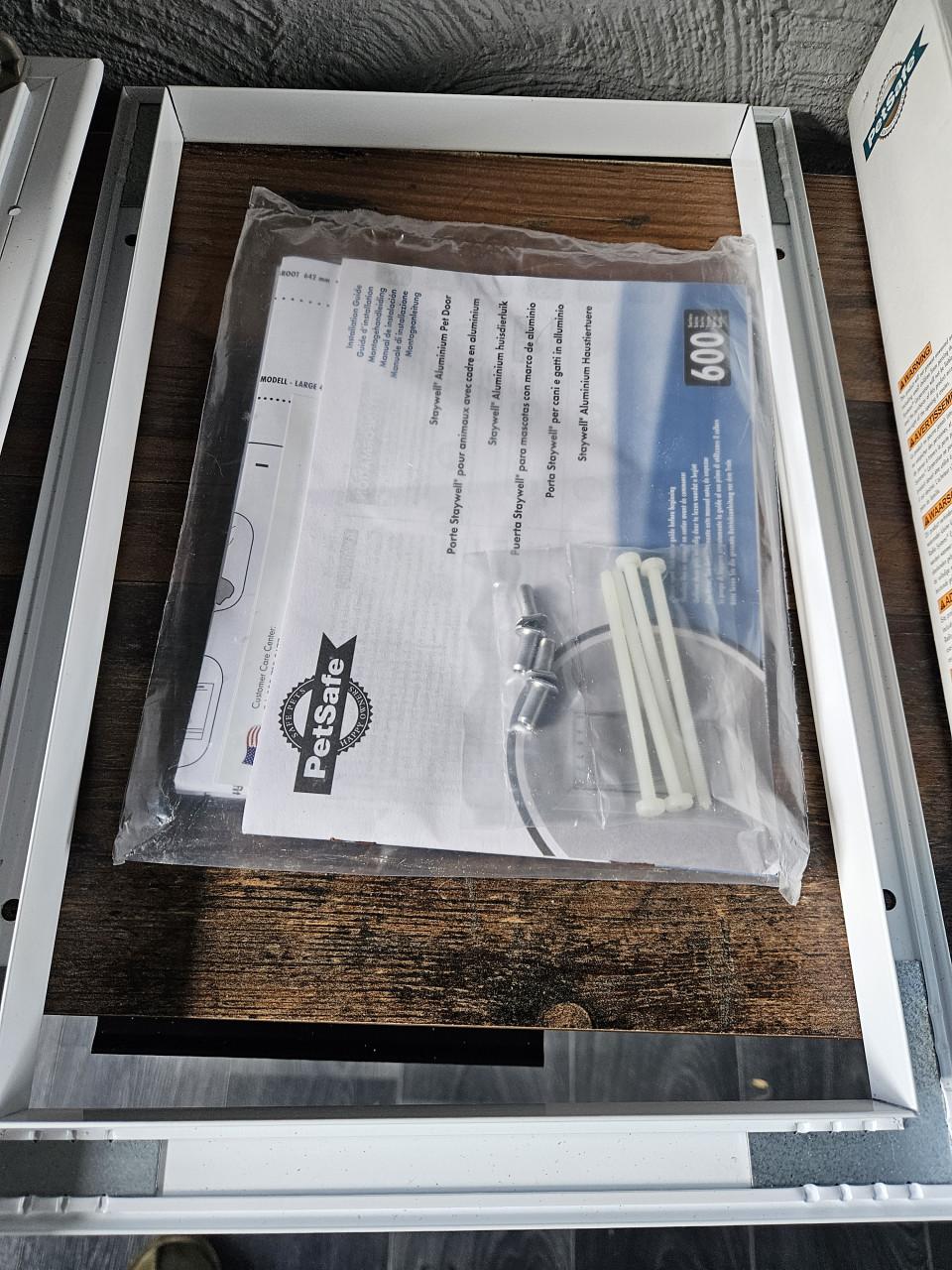 Nieuwe PetSafe Staywell aluminium hondenluik tot 18 kg