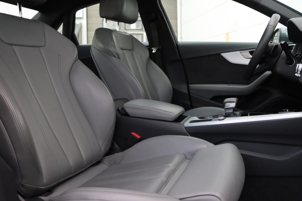 Audi A4 limousine 35 tfsi launch edition sport