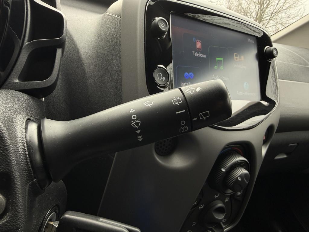 Peugeot 108 1.0 e-vti active // apple carplay android auto //