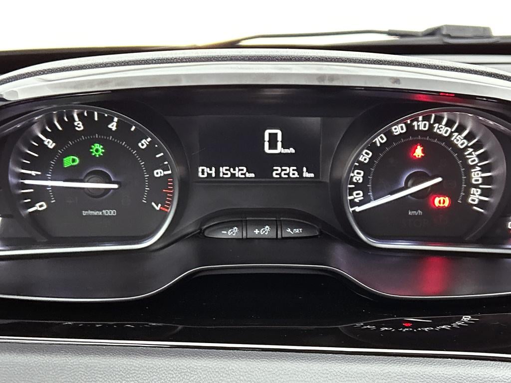 Peugeot 208 82 pk active | rijklaar | trekhaak | navigatie | apple carplay 