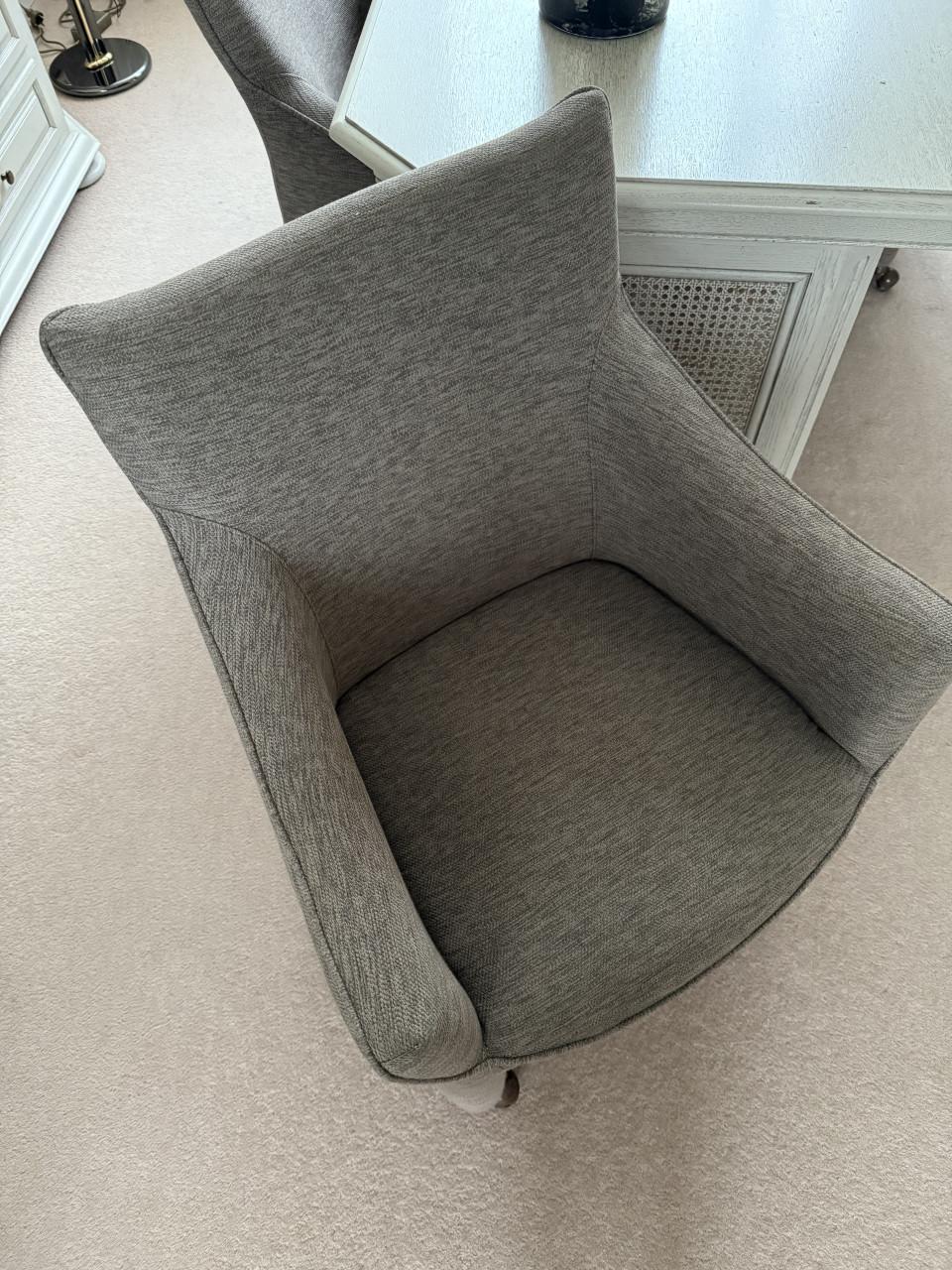 4 prachtige eetkamerstoelen met wieltjes | Taupe